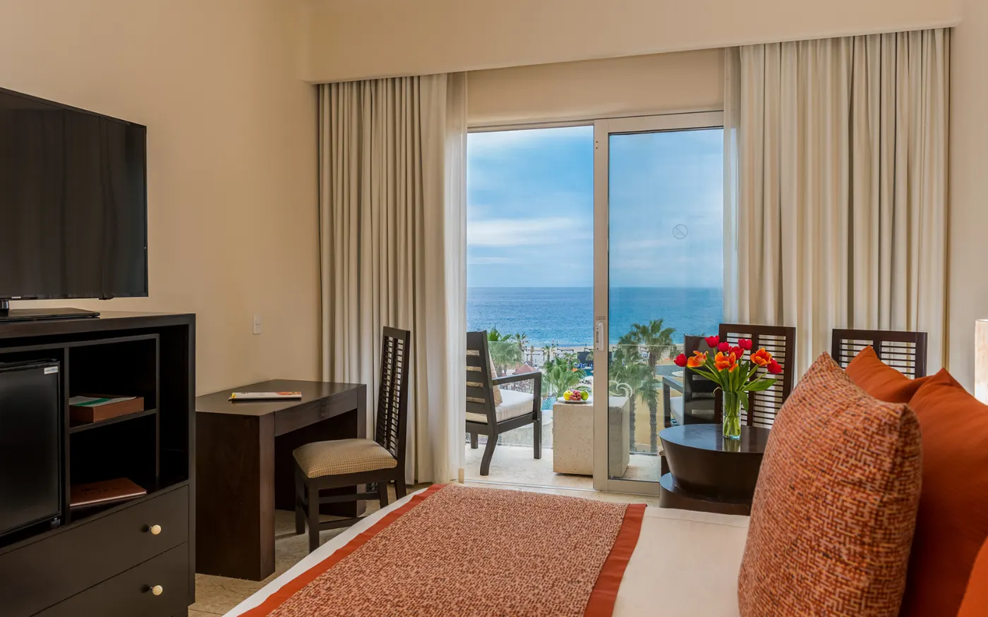 Deluxe Ocean View room with ocean view from the bed